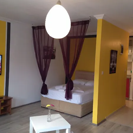 Aparthotel The City 4*